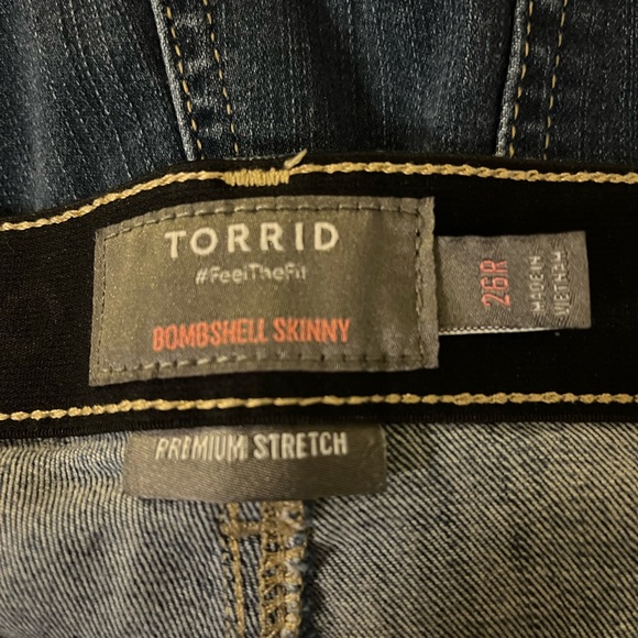 TORRID-Bombshell Skinny Jeans Premium Stretch - Picture 5 of 10